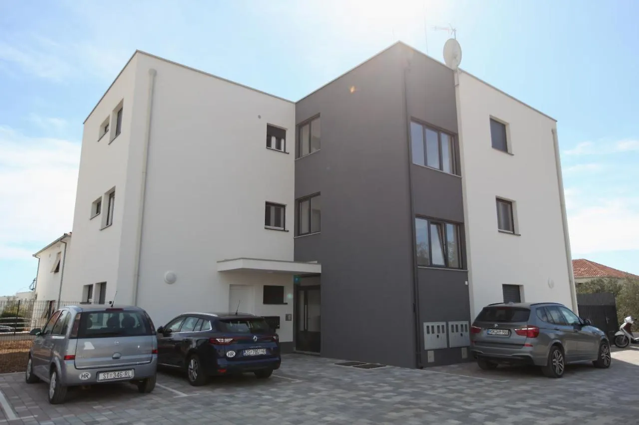 Apartments One Trogir 0*,